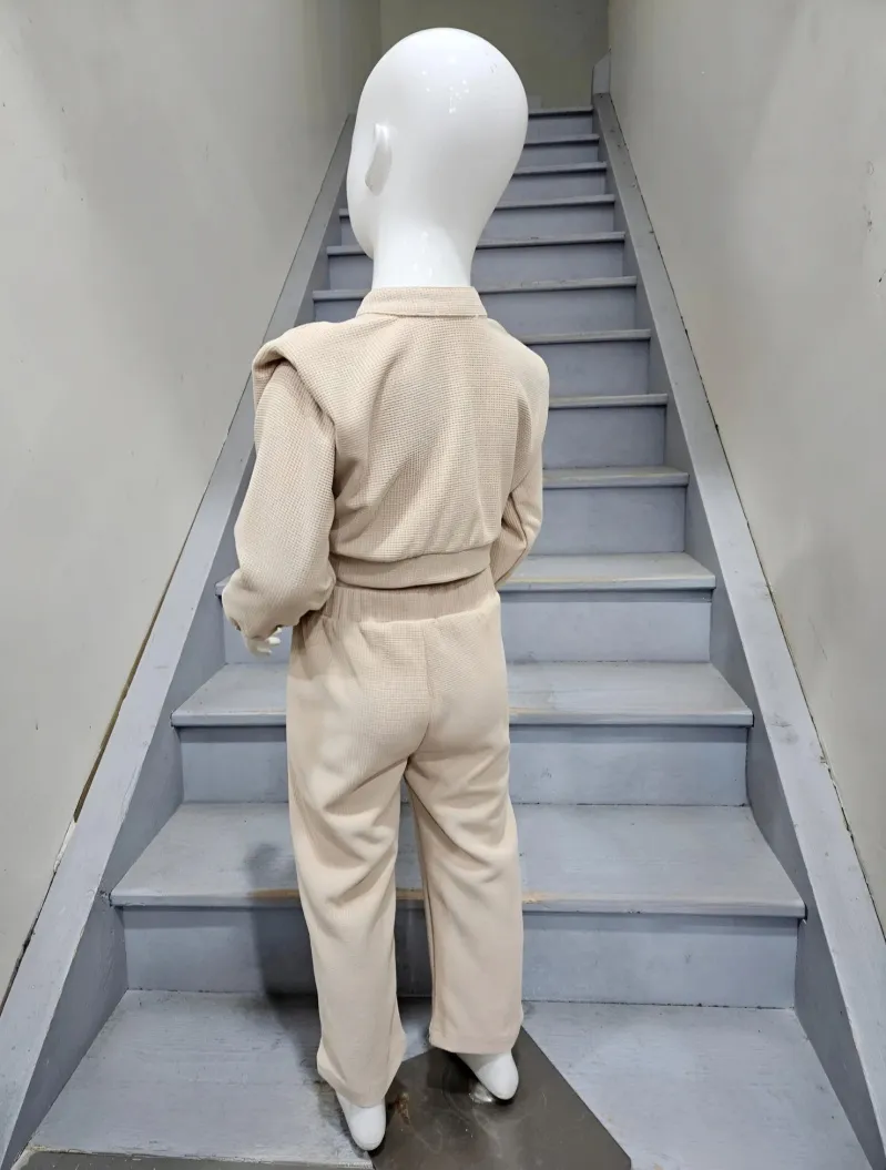 Einfarbiges, geprägtes Pullover- und Hosen-Set für Mädchen