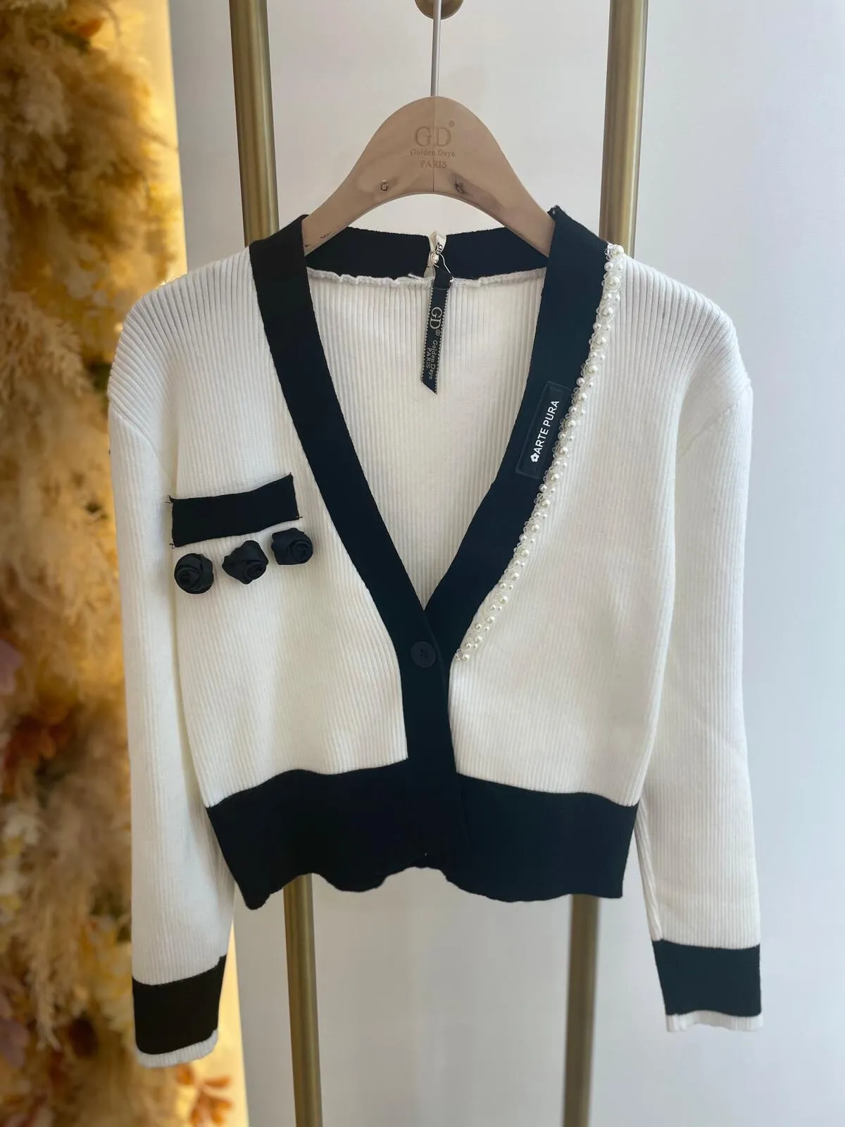 Eleganter Cardigan mit raffinierten Details