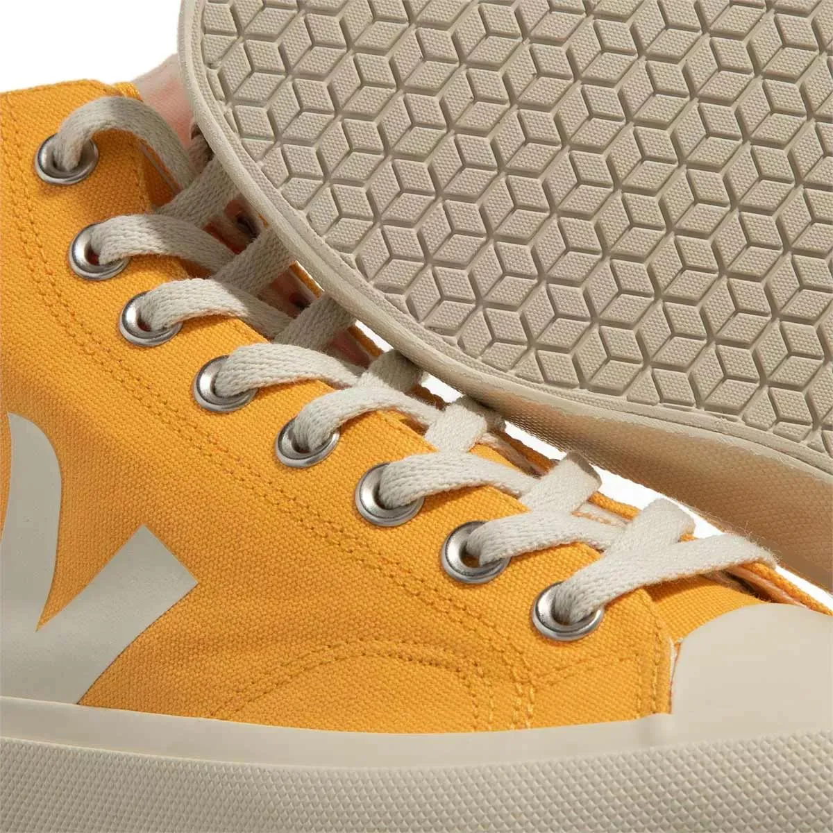  Veja  Wata II Canvas Oasis Pierre  High-Top Sneaker 